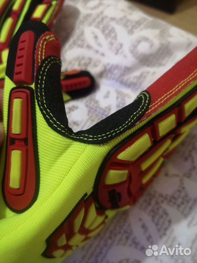 Противоударные перчатки