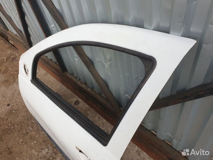 Дверь передняя левая Renault Sandero 1 Сандеро