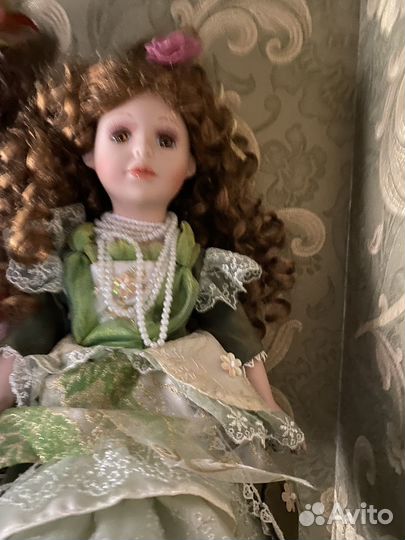 Кукла фарфоровая коллекционная