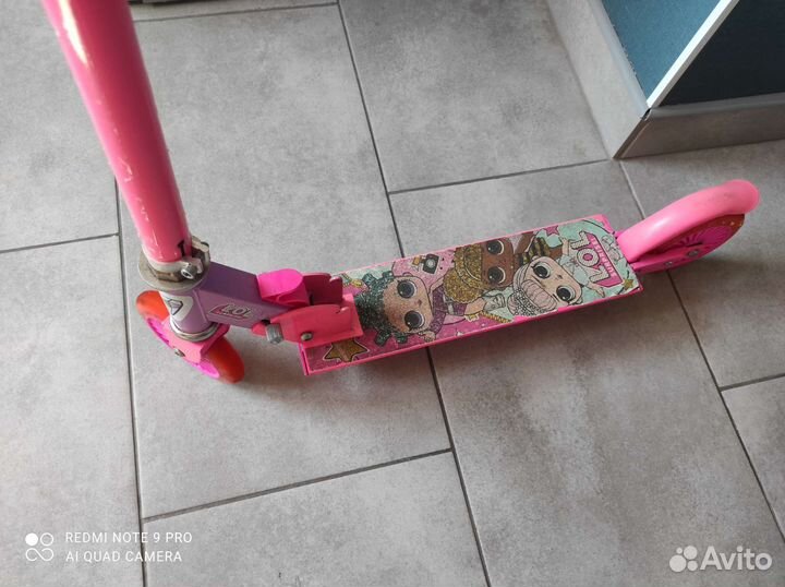 Самокат со светящимися колесами LoL. Б/У