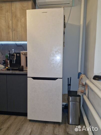 Холодильник Leran CBF 201 BE NF