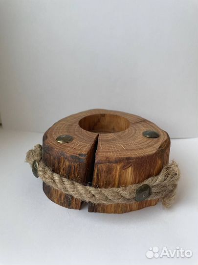 Декоративный подсвечник из дуба