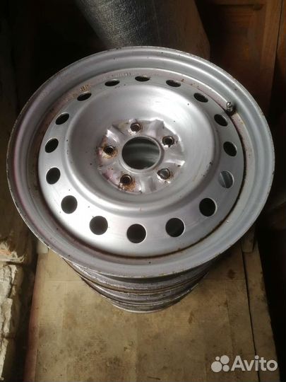 Gislaved Nord Frost 200 225/45 R17