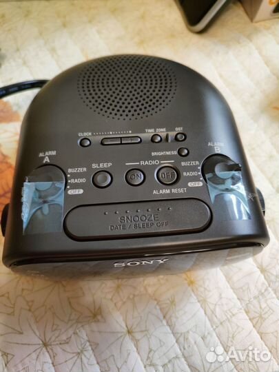 Часы радио с камерой Sony ICF-C318