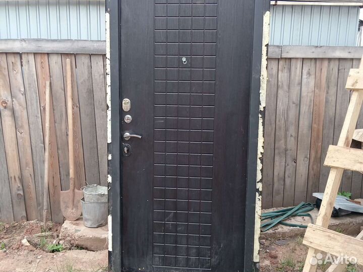 Дверь входная металлическая