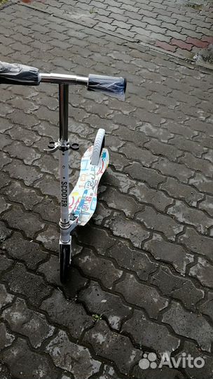 Самокат Scooter 2334b с принтом