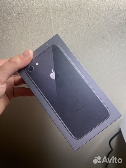 iPhone 8, 64 ГБ