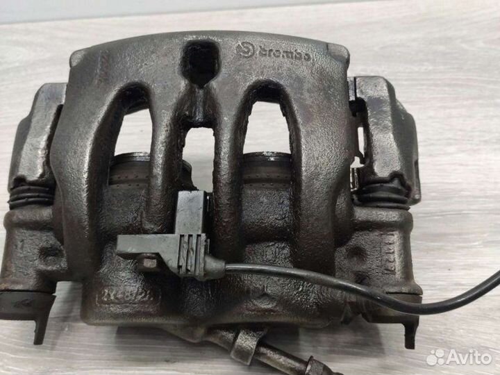 Суппорт Mercedes Vito W639