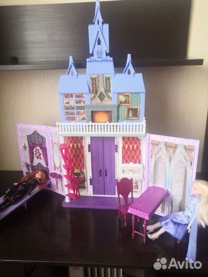 Замок Холодное Сердце и музыкальные куклы