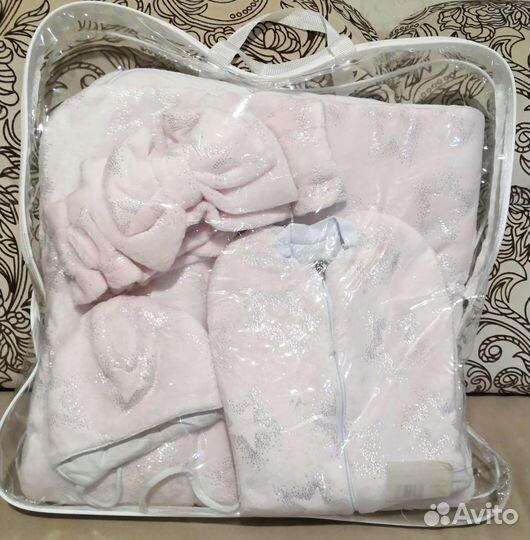 Комплект на выписку для девочки