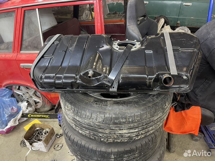 Продам топливный бак