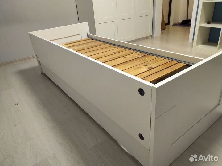 Кровать IKEA brimnes