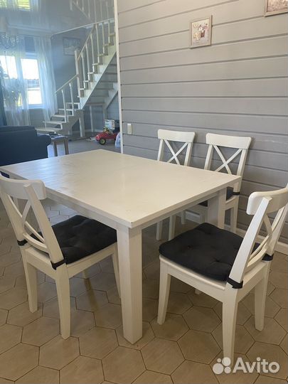 Кухонный стол IKEA белый