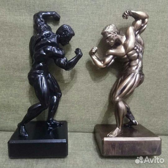 Статуэтка Арнольда Шварценеггера