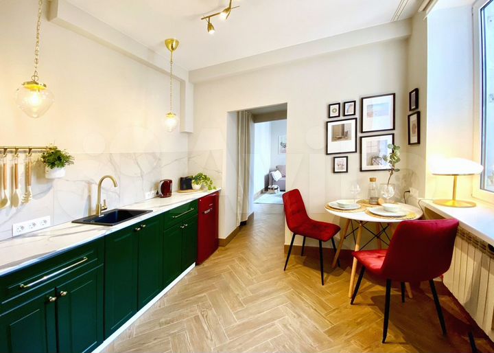 2-к. квартира, 48 м², 1/3 эт.