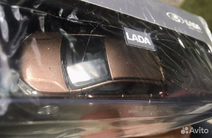 Модель LADA xray 1:43