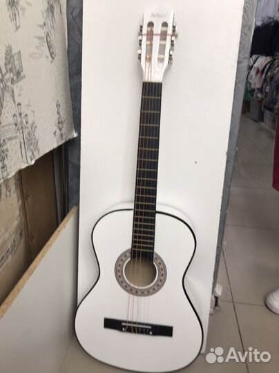 Акустическая гитара