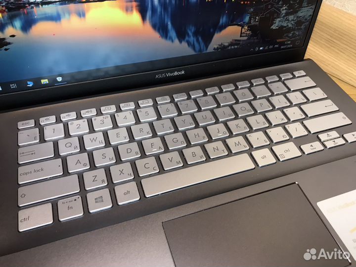 Asus i5-10210/8Gb/UHD/SSD256