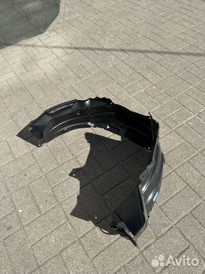 Подкрылок передний левый