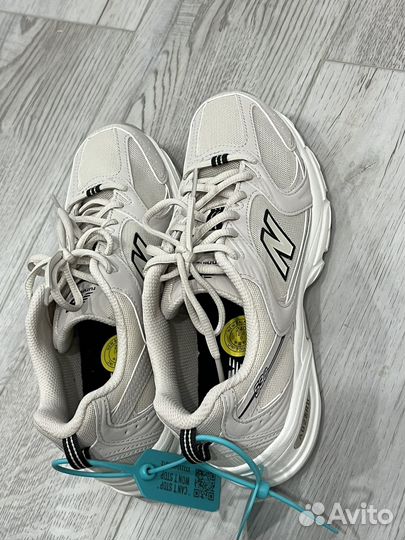 Кроссовки new balance 530