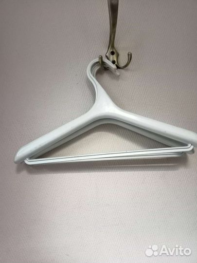 Плечики,вешалки разные.Большие и детские