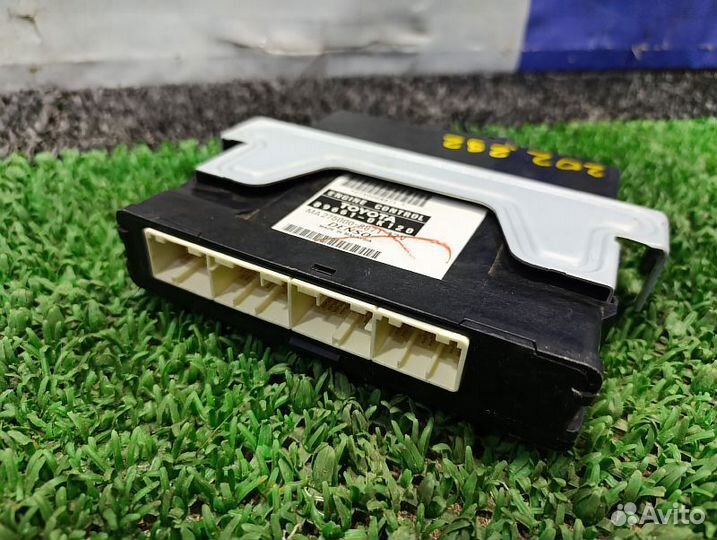 Блок управления двигателем Toyota Hilux