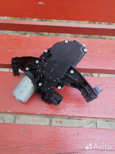 Моторчик заднего дворника