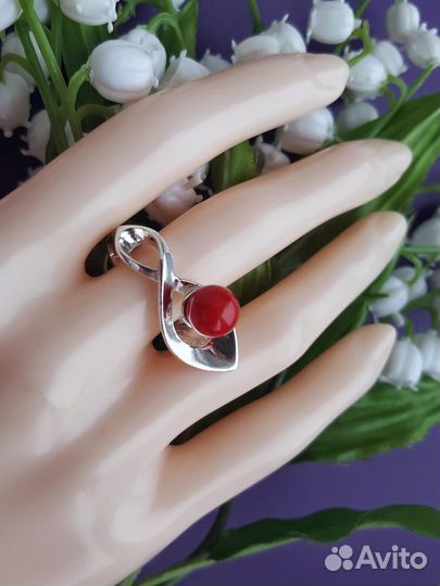 Комплект серебро с кораллами натуральными, р.18,0