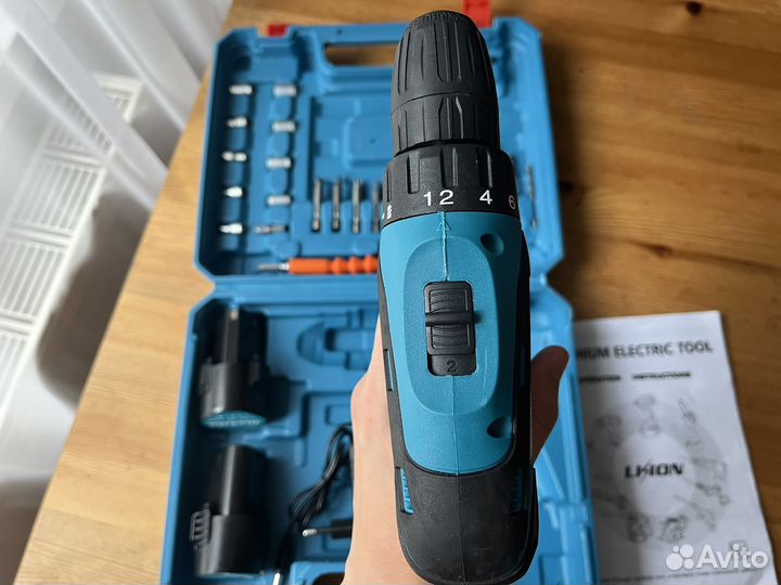 Шуруповерт makita 12v новый