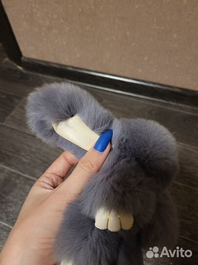 Пушистый брелок Заяц