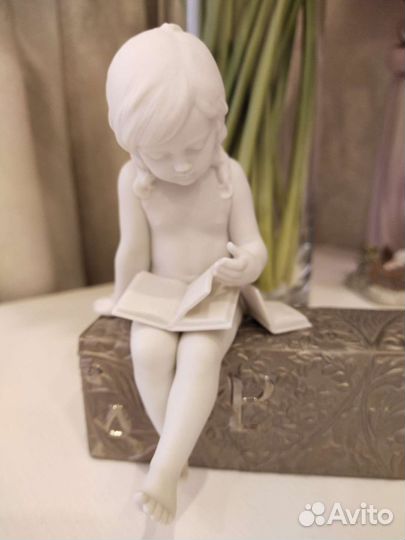 Lladro Испания девочка с книгой