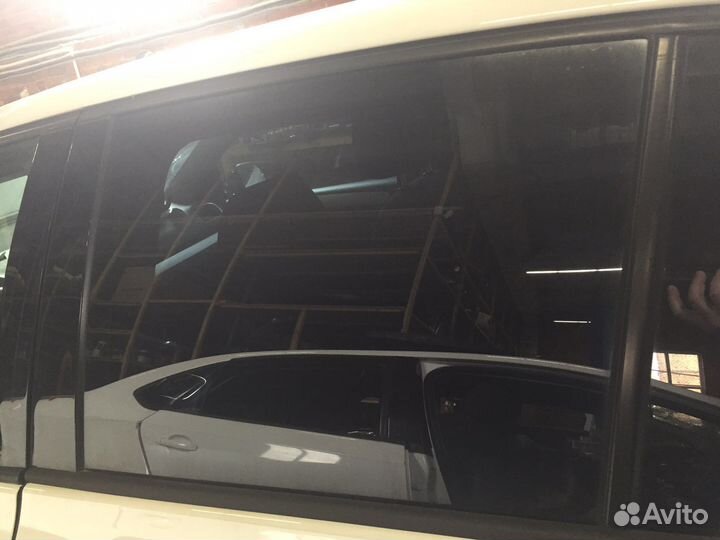 Стекло задней левой двери Фольксваген гольф 6