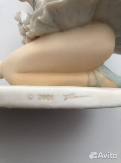 Статуэтка фарфор