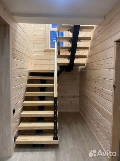 Лестница на второй этаж под ключ