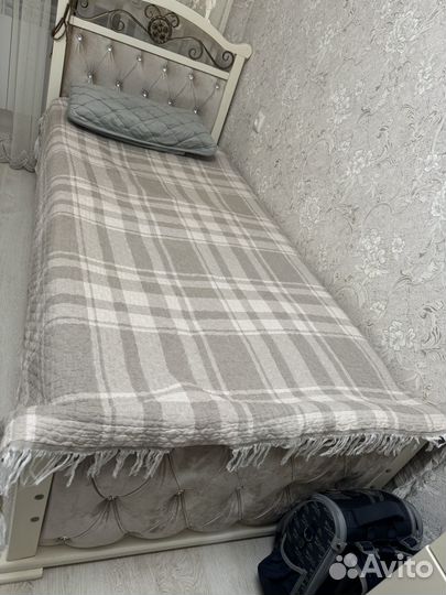 Две односпальные кровати