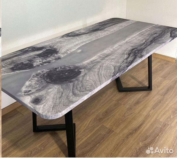 Компьютерный стол 'Likely Efficiency'