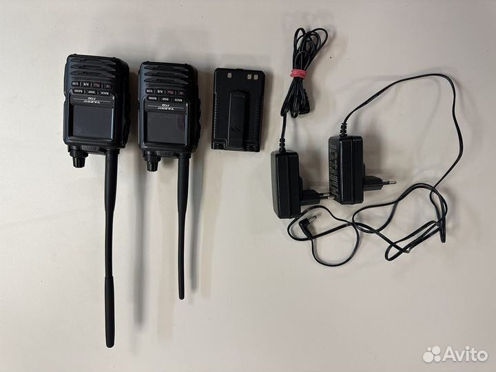 Рация yaesu ft 3d 2штуки + аккумулятор