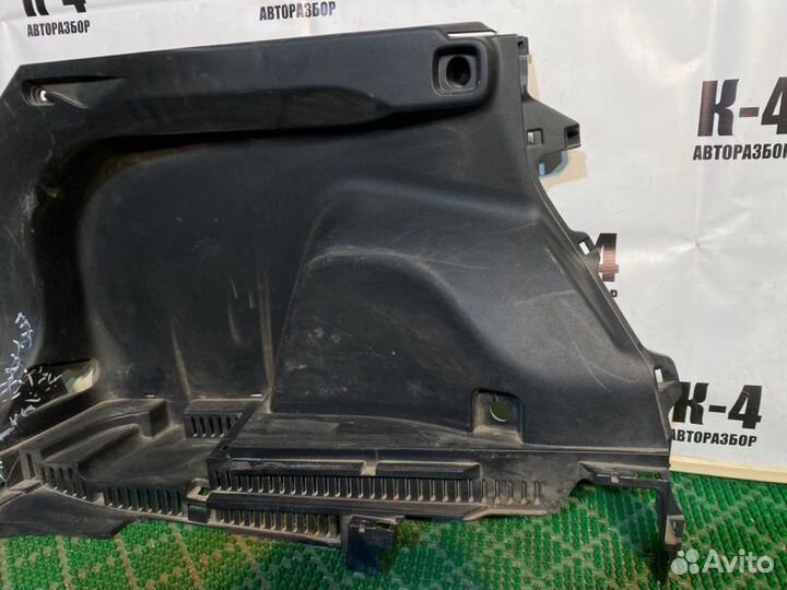 Обшивка багажника задняя левая Toyota Rav4 A50