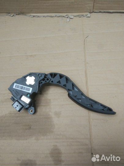 Электронная педаль газа Renault Megane 3, Fluence