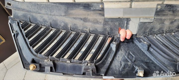 Решётка радиатора Mitsubishi Outlander XL