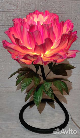 Настольный светильник цветы