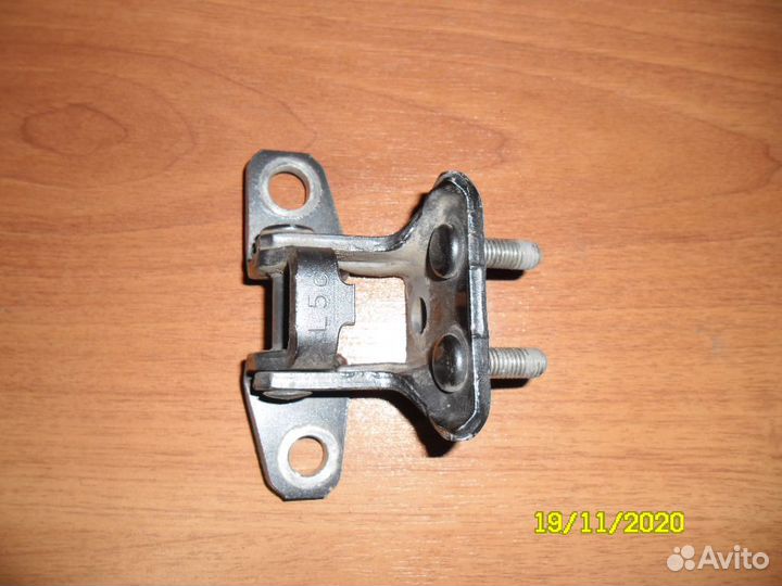 Петля двери 5732A007 Mitsubishi Lancer 10 (CX,CY)