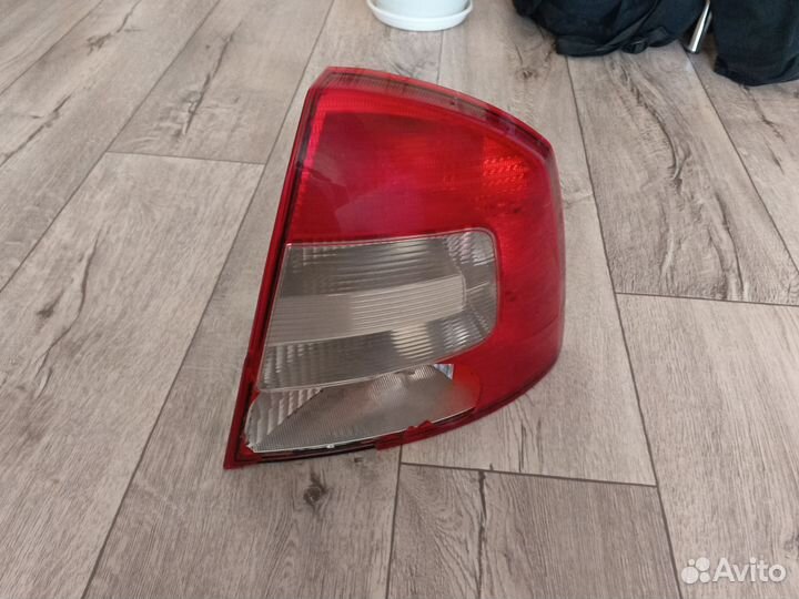 Продам задний правый фонарь octavia a5 fl