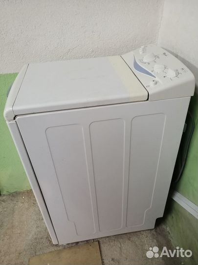 Стиральная машинка whirlpool AWT5100 На запчасти