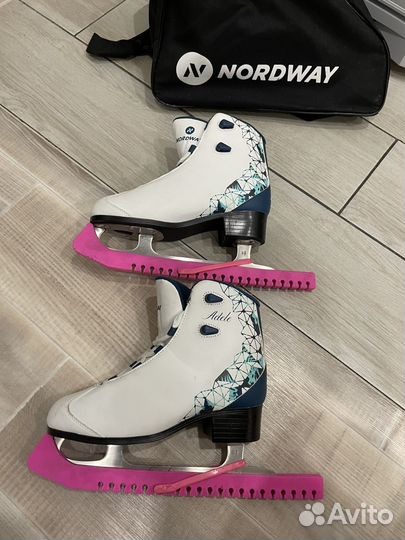 Коньки фигурные женские