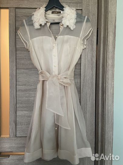 Нарядное женское платье