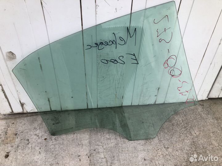 Стекло двери задней правой Mercedes-Benz E-Class