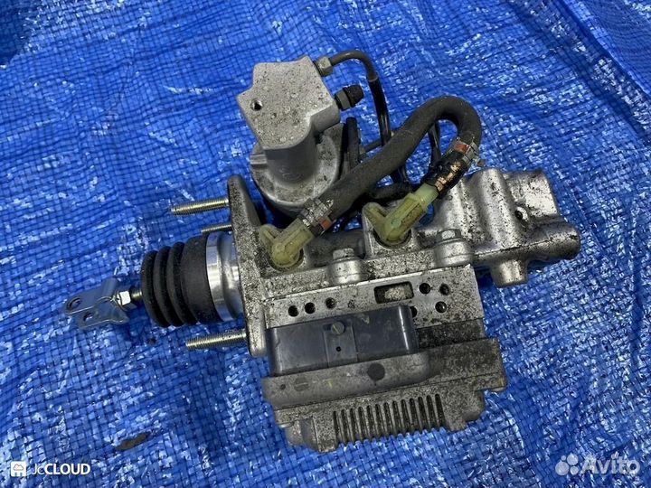 Главный тормозной на toyota aqua NHP10 1nzfxe