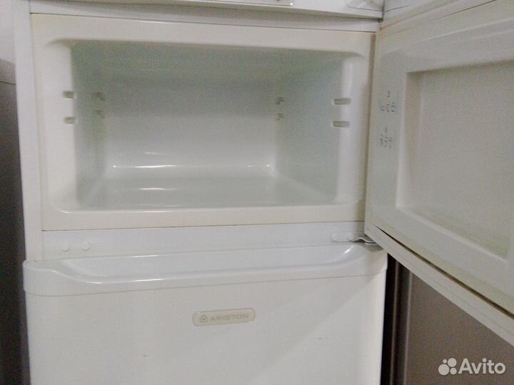 Холодильник hotpoint ariston бу