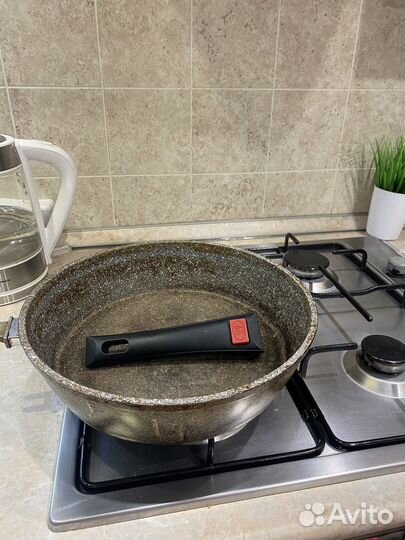 Сковорода больша 28см